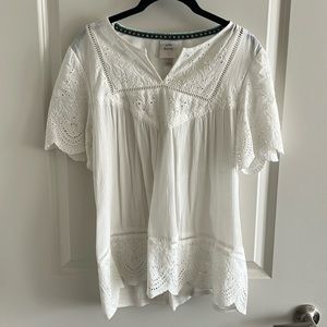 Vintage looking white top - small